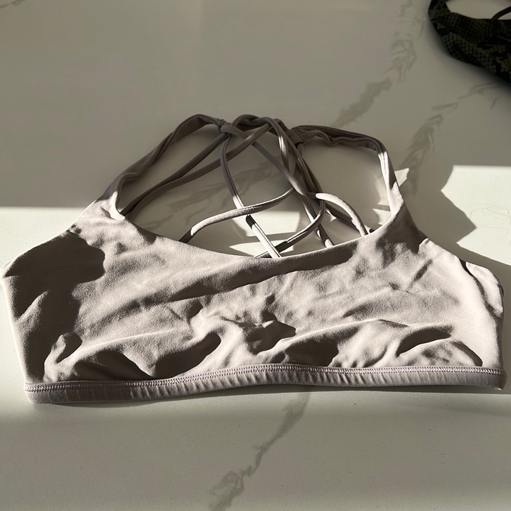 Free to be wild bra - beautiful and rare taupe color ... great condition